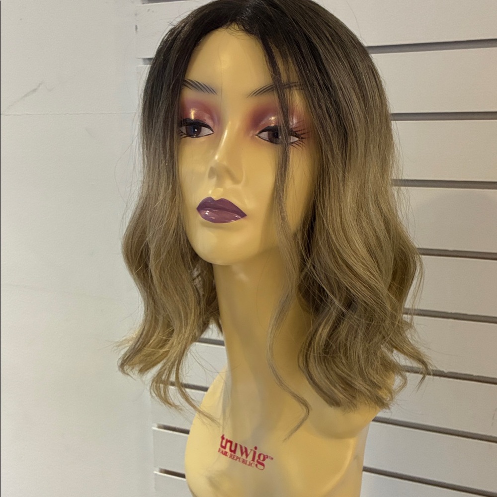 Ash blonde dark roots middle part wig